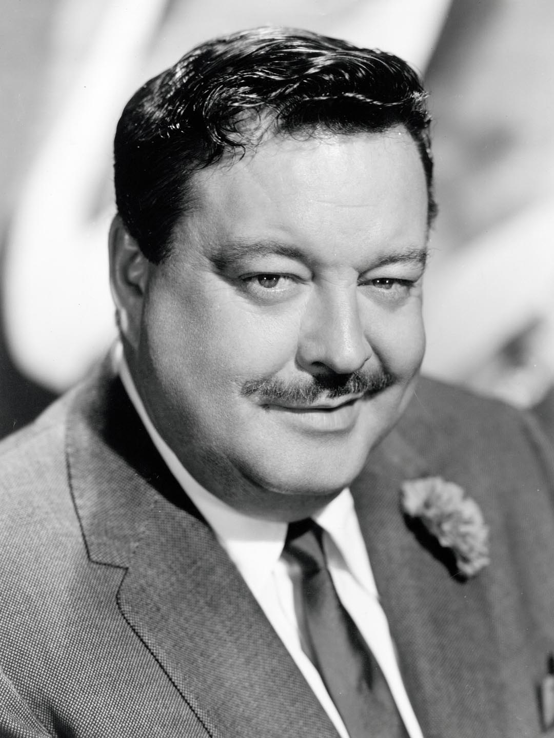 How tall is Jackie Gleason?